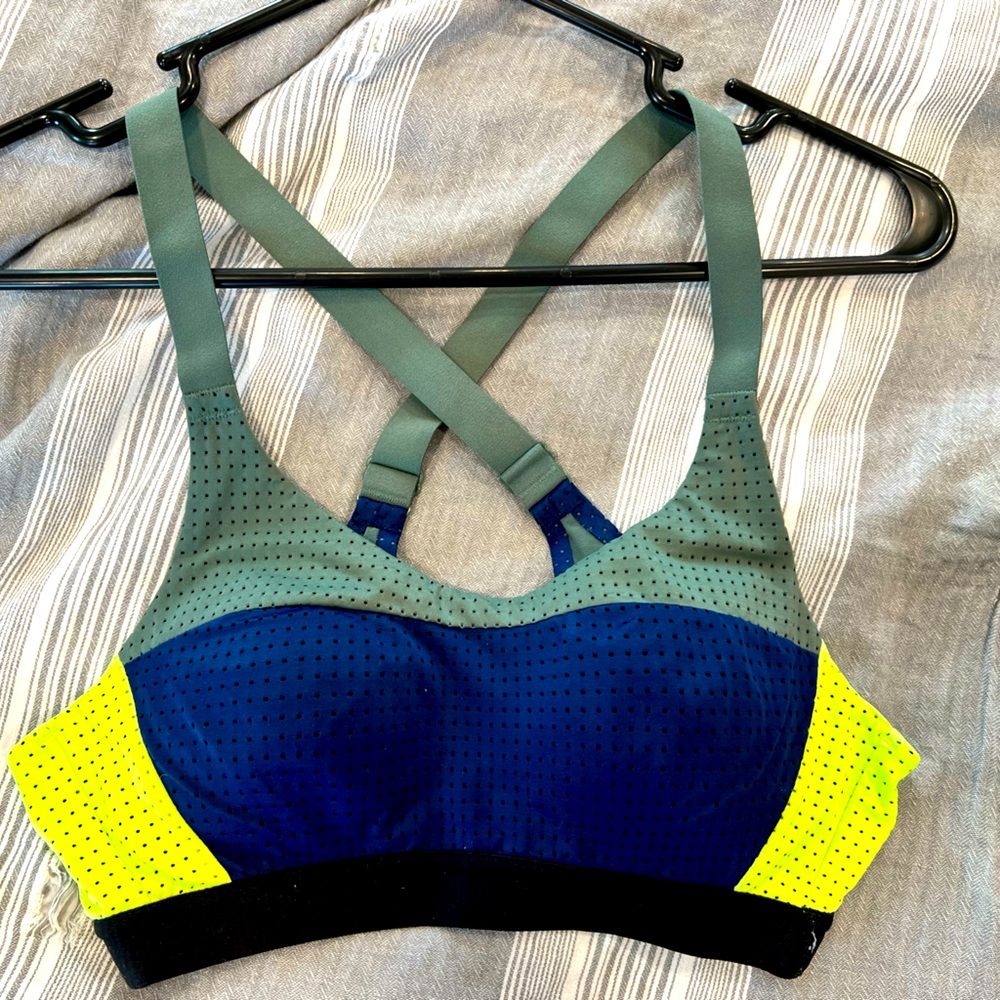 VS color block sports bra